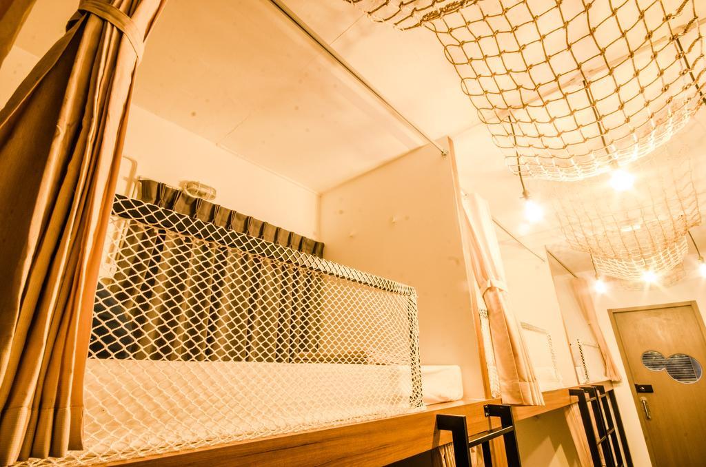 Pier 49 Hostel Bangkok Ngoại thất bức ảnh