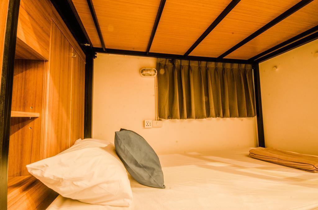 Pier 49 Hostel Bangkok Ngoại thất bức ảnh