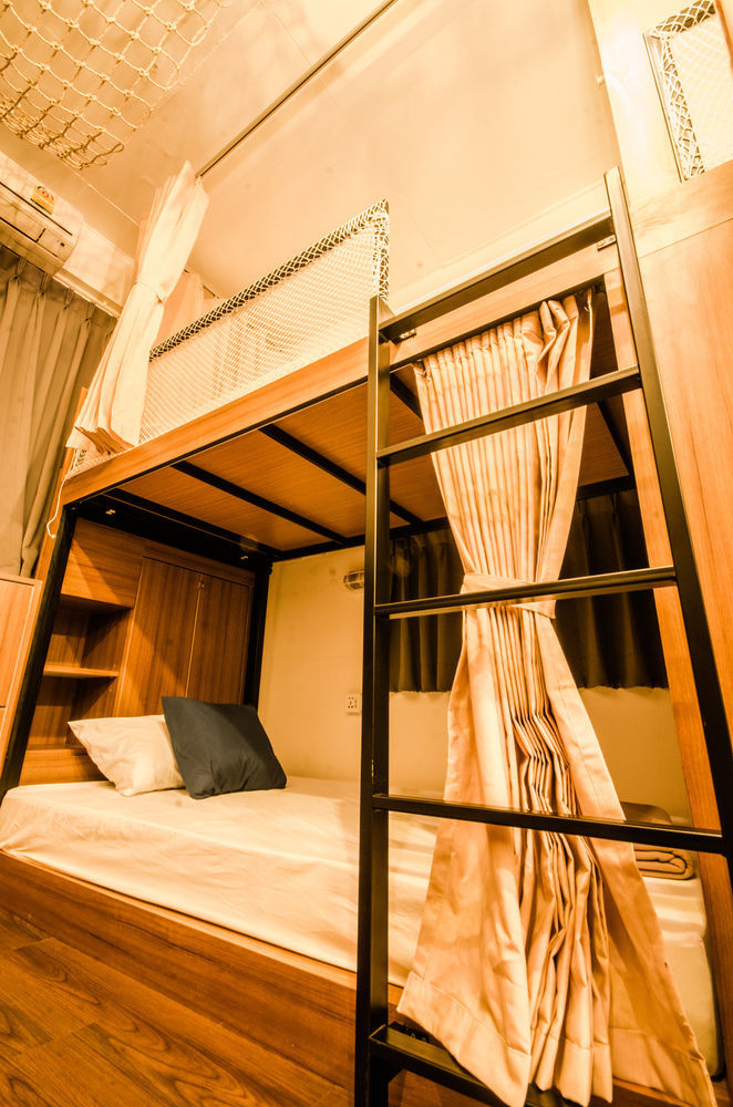 Pier 49 Hostel Bangkok Ngoại thất bức ảnh