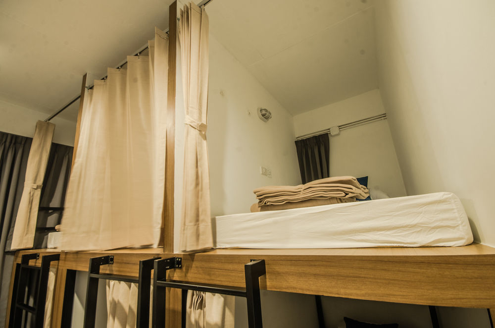 Pier 49 Hostel Bangkok Ngoại thất bức ảnh