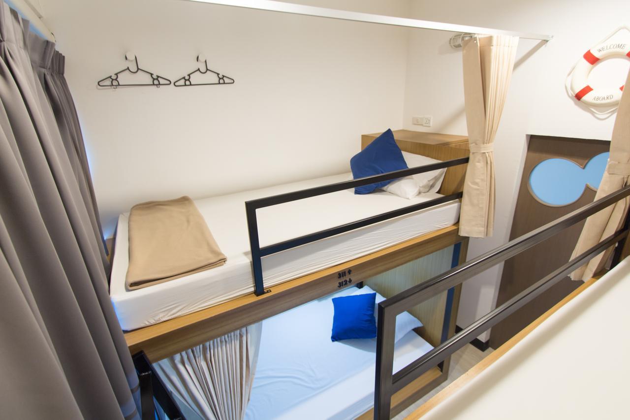 Pier 49 Hostel Bangkok Ngoại thất bức ảnh